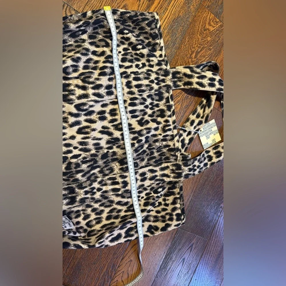 Leopard Print large Canvas Tote Bag - Beige/Black Baum und pferdgarten